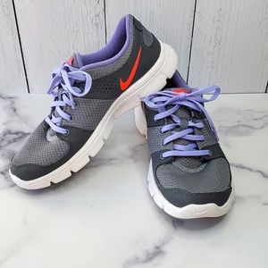 Nike Tennis Shoes Size 8